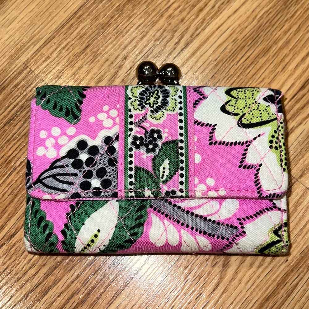 Vera Bradley Priscilla Pink Change‎ Purse Kiss Lock Wallet